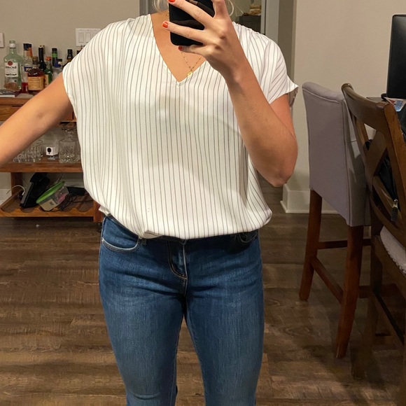 Stripped Madison Blouse. Size M - Picture 5 of 6